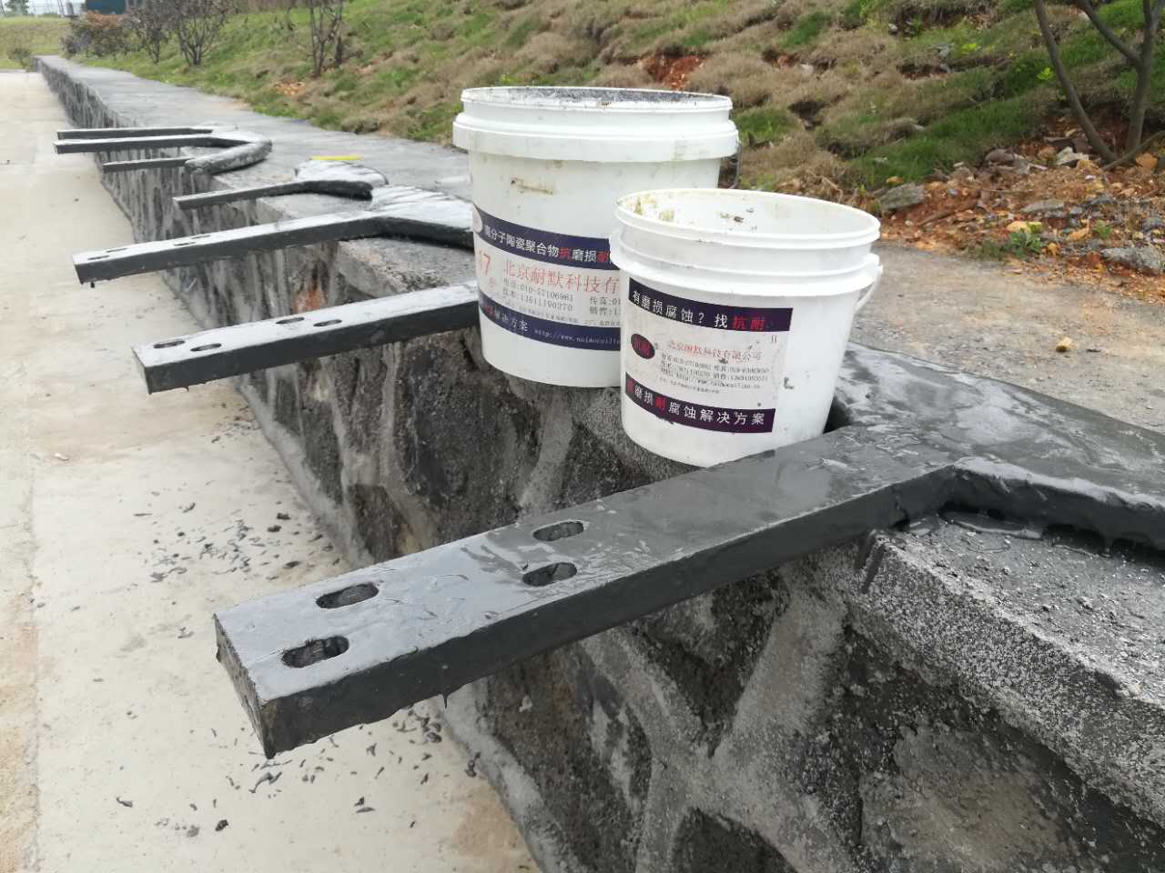 陶瓷防腐涂料的性能優(yōu)勢突顯解決了工業(yè)生產(chǎn)難題 陶瓷防腐涂料的性能優(yōu)勢突顯解決了工業(yè)生產(chǎn)難題